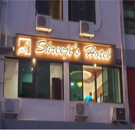Hotel Shreeji'S Gandhinagar Buitenkant foto