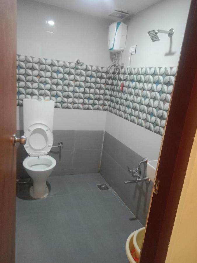 Hotel Shreeji'S Gandhinagar Buitenkant foto